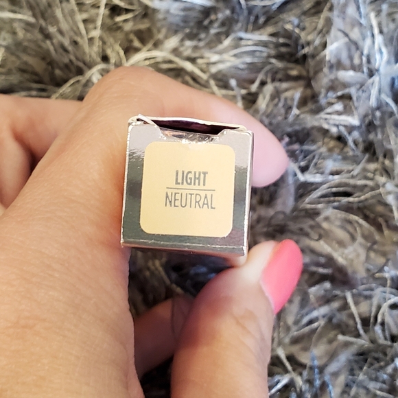 NIB Urban Decay Naked Skin Concealer Light 2ml - Picture 2 of 3